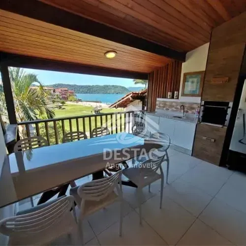 Duplex para venda possui 126 metros quadrados com 3 suites com frente para mar