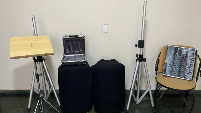 Mesa de som , caixas ativas , pedestais ?