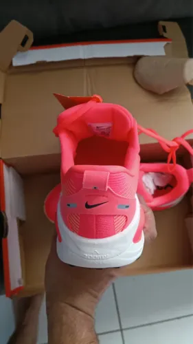 Tenis  Nike vomero v8 feminino