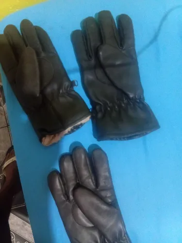 Luvas para motoqueiro (a) confortável.