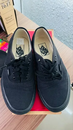 TÊNIS VANS AUTHENTIC TAM 37 