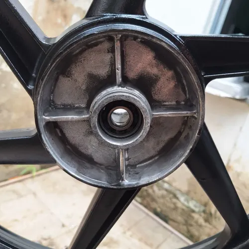 Roda liga leve traseira 6 palitos