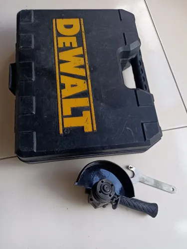 Maleta para parafusadeira Dewalt + Adaptador disco de lixadeira parafusadeira.