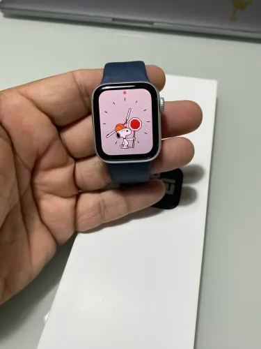 iPhone Watch SE