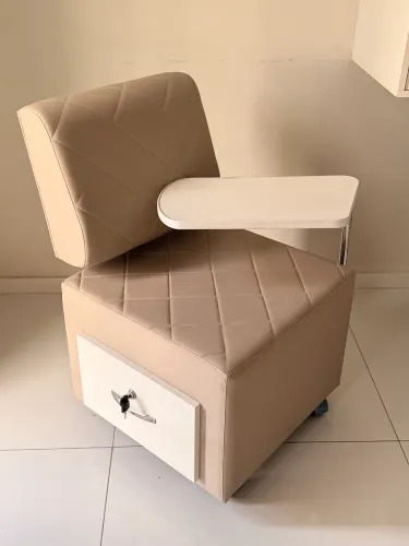 Carrinho de Manicure