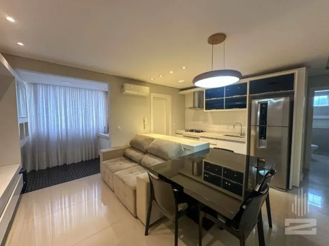Apartamento com 1 dormitório para alugar, 48 m² por R$ 3.100,00 - Centro - Blumenau/SC