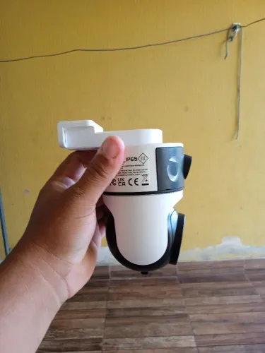 Camara wifi 2 em 1 com visão noturna e infra vermelho e entrada pra cartão de memória 