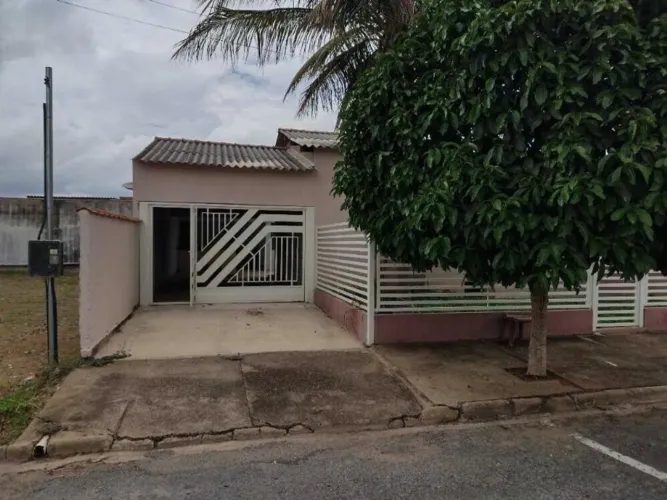 CASA RESIDENCIAL em PRIMAVERA DO LESTE - MT, Jardim Poncho Verde Ii