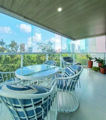 4 SUÍTES, 3 VAGAS E MAIS DE 200m² NA JAQUEIRA! UM APARTAMENTO QUE IMPRESSIONA!