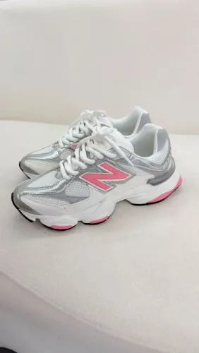 Tênis New Balance 9060