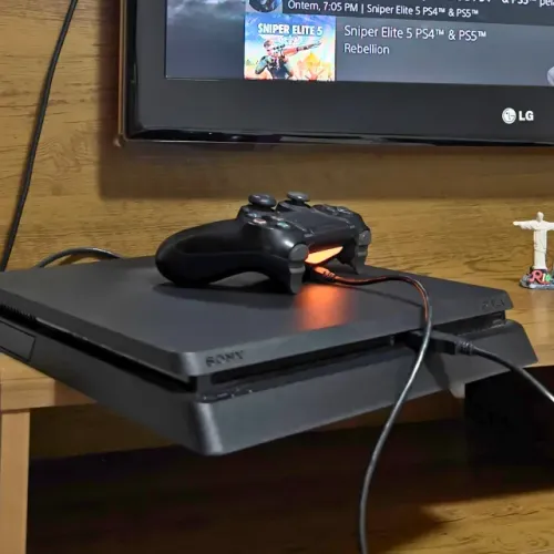 Playstation 4 Slim 500Gb + 2 Controles