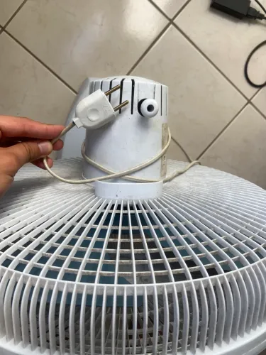 Dois ventiladores usados