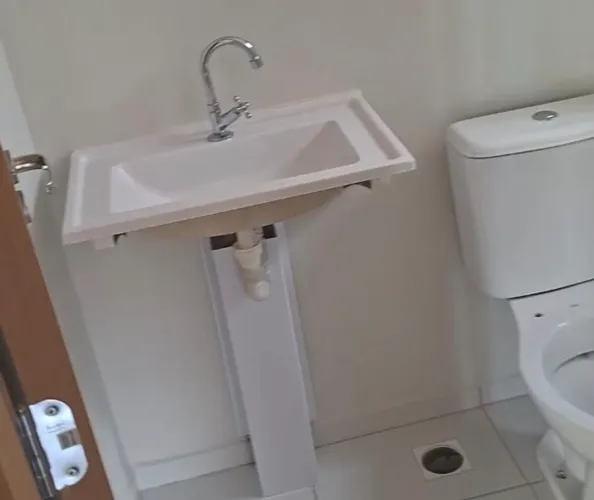 Vendo pia de banheiro