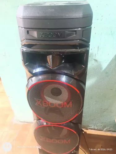 Vendo caixa de som 2mil acompanha controle