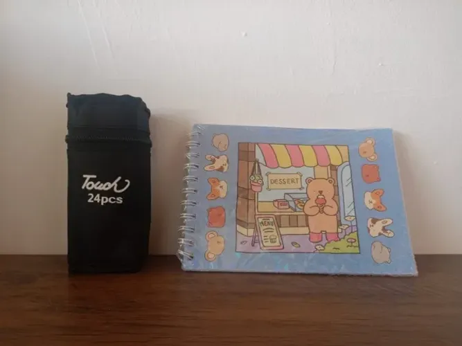 Kit Livro Bobbie Goods + Canetinhas - Novo | Presente Criativo