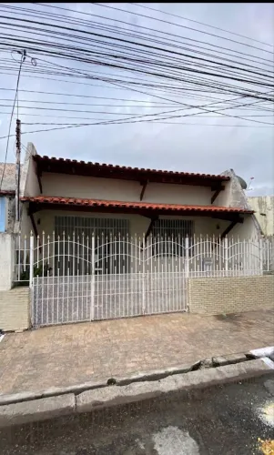 CASA A VENDA