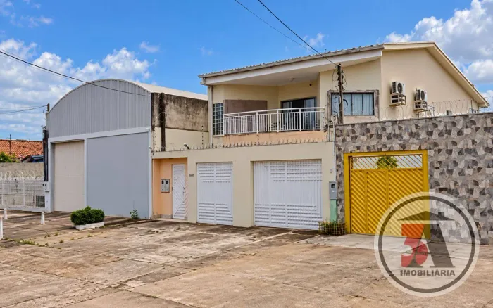 Prédio com dupla aptidão Comercial ou Residencial