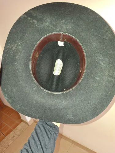 Chapéu prada antigo