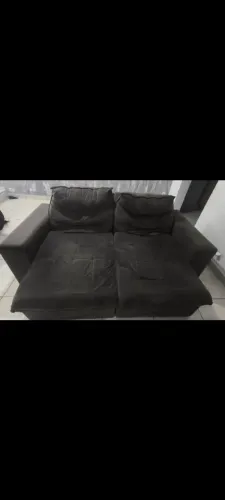 Sofá retrátil com encosto reclinável