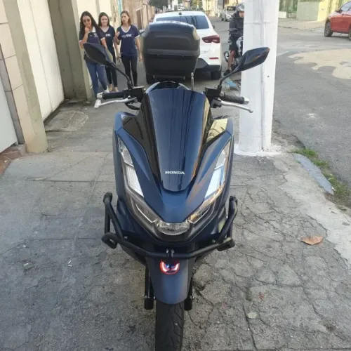 Honda PCX DLX ABS 2024 azul documentos em ordem excepcional estado.