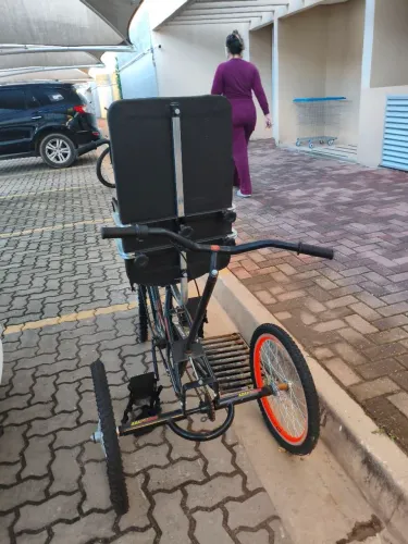 Triciclo adaptado PCD