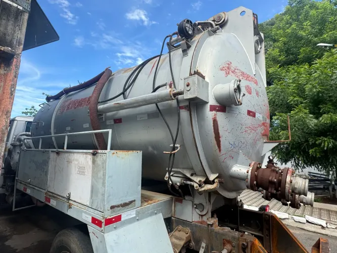 Emplemento limpa fossa 