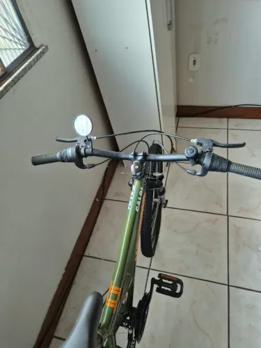 Vendo bicicleta nova com rodinha para adolescente 