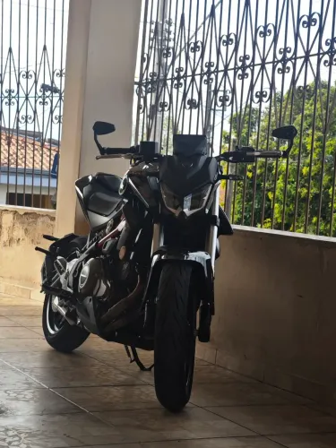 SBM 400 S, MUITO BEM CUIDADA