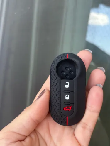 Capa chave Fiat listra vermelha