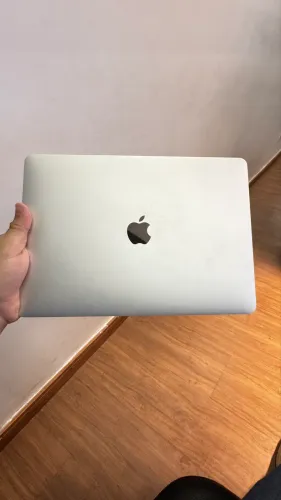MacBook Air Intel core i5 2019