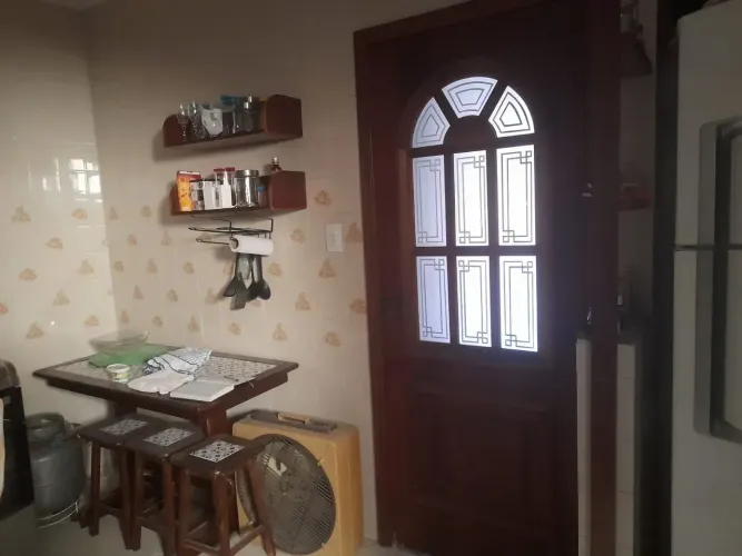 WSL - 220 - Lourenço - Barreto - casa = três qts - 380 - Rua fechada