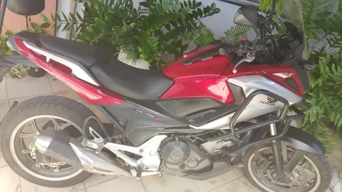 Moto Honda NC | Vermelha 750X | ZERO 