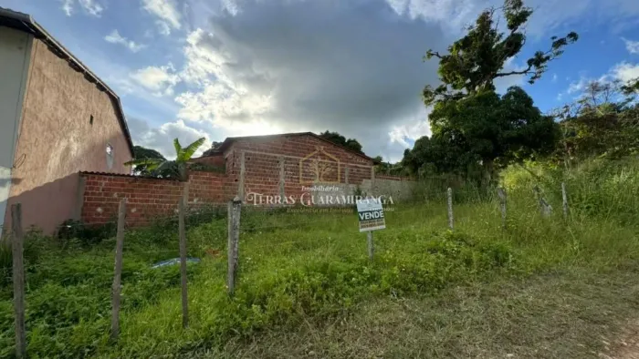 Terreno plano em localização privilegiada