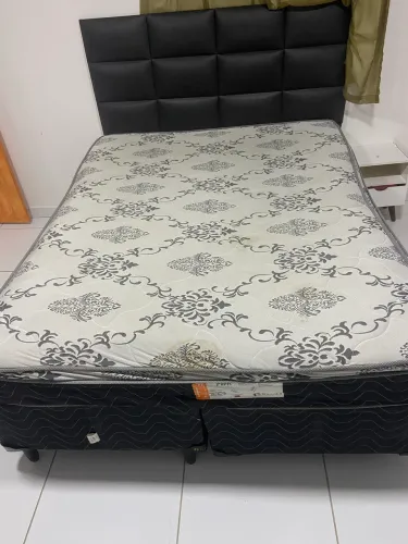 Cama Queem
