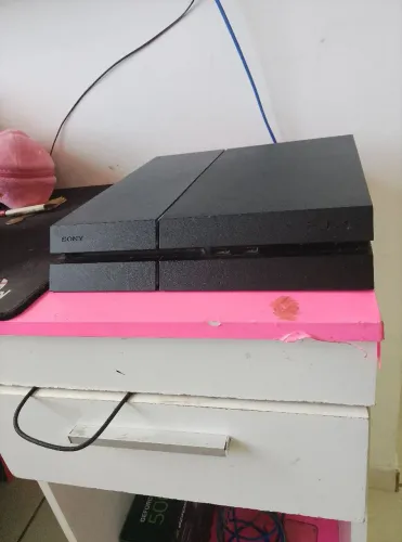 Vendo ou troco PS4 FAT COM DUAS MANETES