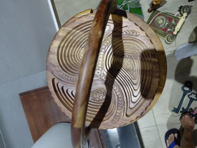 Fruteira de madeira