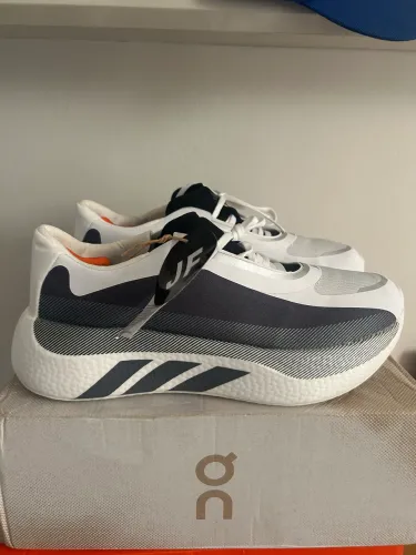 Tênis adidas hyper boost tam 40.
