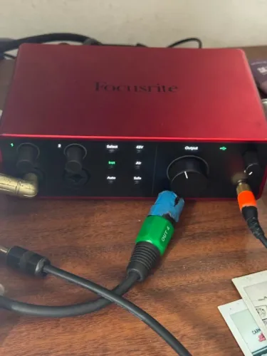 Focusrite Scarlett 4i4 Quarta Geração 4th Gen
