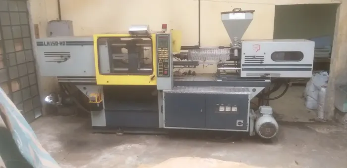 Máquinas de Injeção Plástica e de Impressão Gráfica 