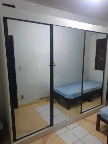 Guarda Roupa com espelho de 3 Portas de correr