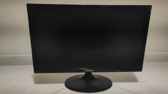 Monitor Samsung T24C310LB