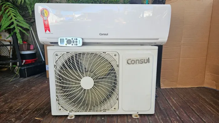 Ar condicionado 12.000btu consul com vazamento oculto de gás