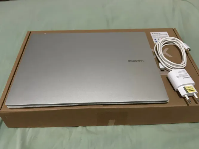 Galaxy Book Go