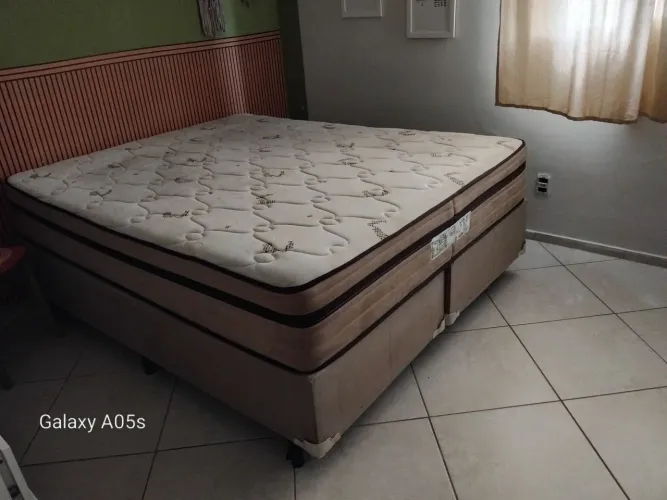 Vende-se cama Gueem semi nova