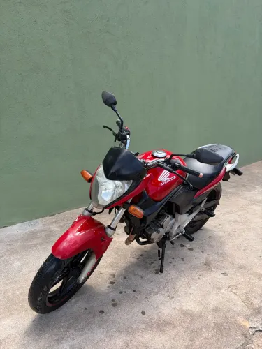 Honda CB 300R - R$ 9.000 - Boa conservação