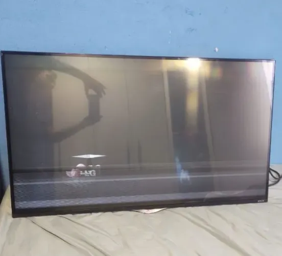 Smart tv LG 42 ultraled com defeito na tela