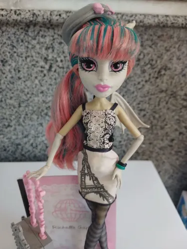 Rochelle Goyle Scaris Completa - Boneca Monster High G1