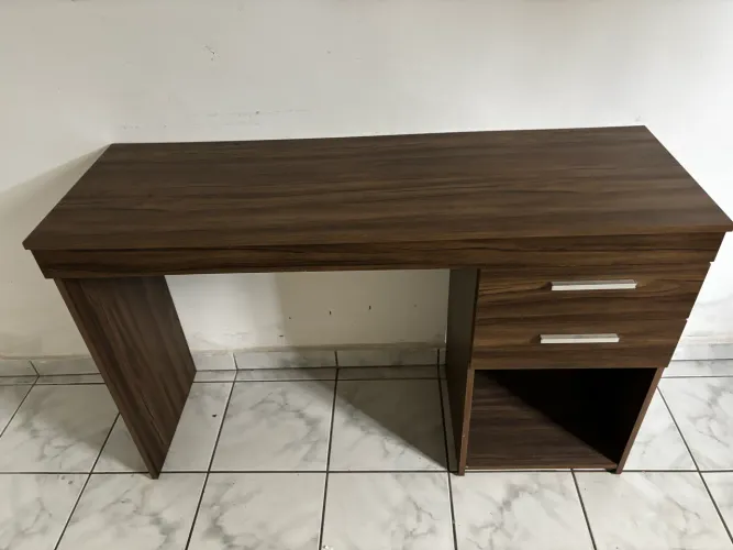 Vendo escrivaninha