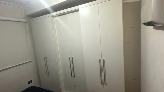 Guarda roupa 6 portas