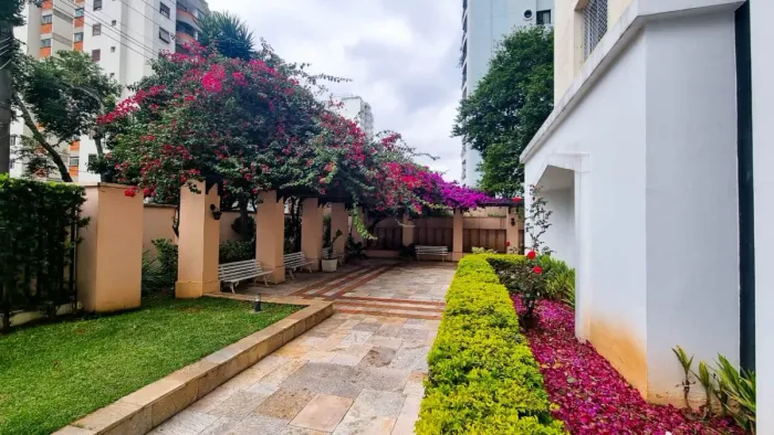 Apartamento para venda em Moema com 3 quartos, sendo 1 suíte, 95m²